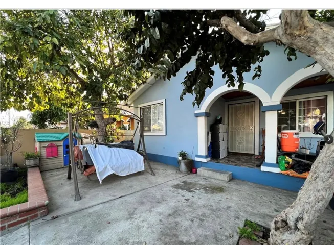 10931 Anzac, Los Angeles, California 90059