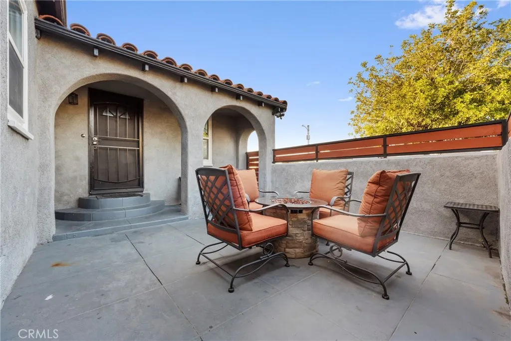 1946 W 85th, Los Angeles, California 90047 home-pic-4