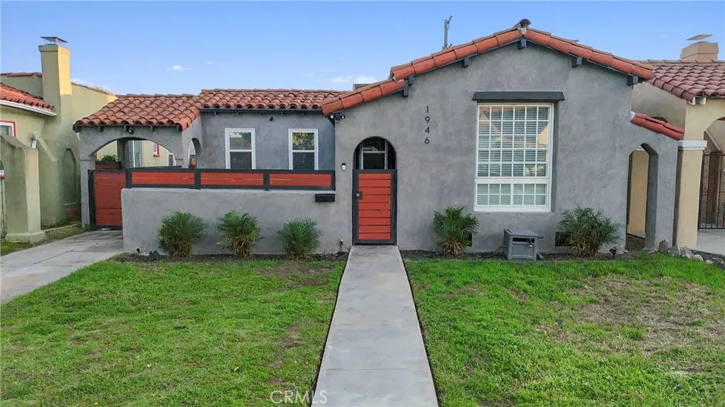 1946 W 85th, Los Angeles, California 90047 home-pic-1