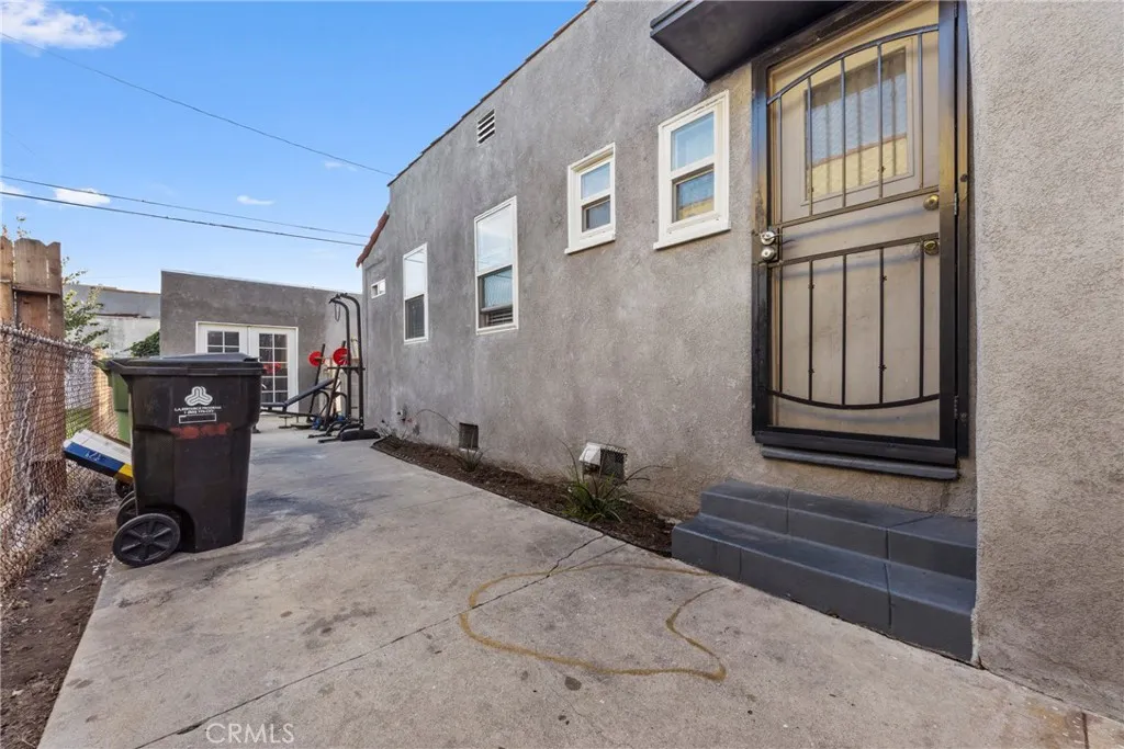 1946 W 85th, Los Angeles, California 90047 home-pic-24