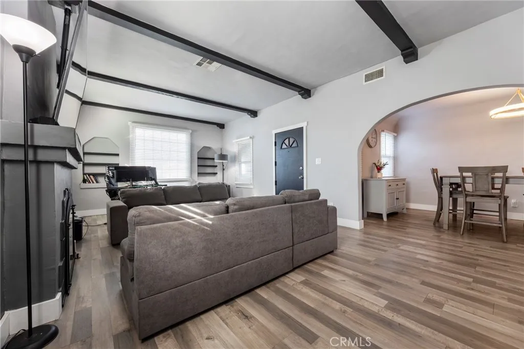 1946 W 85th, Los Angeles, California 90047 home-pic-8