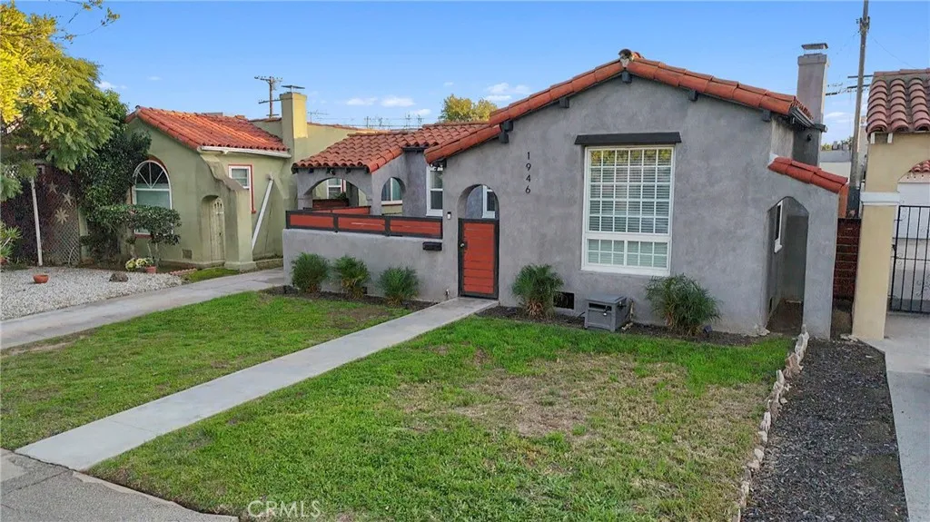 1946 W 85th, Los Angeles, California 90047 home-pic-2