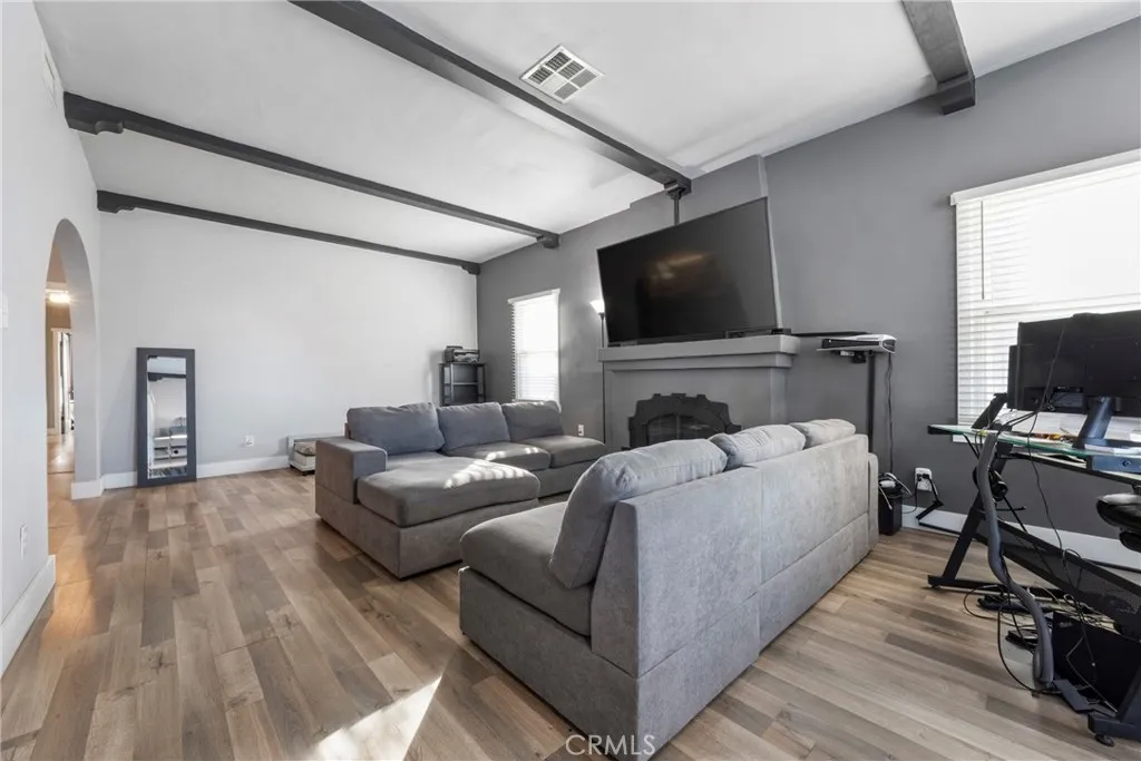 1946 W 85th, Los Angeles, California 90047 home-pic-6