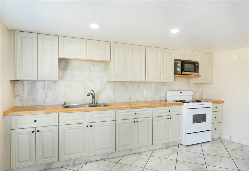 11711 Carmine Street, Riverside, California 92505 home-pic-26