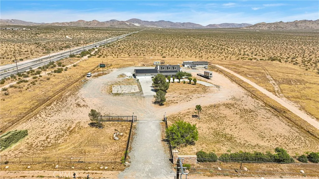 20045 Dale Evans, Apple Valley, California 92307 home-pic-9