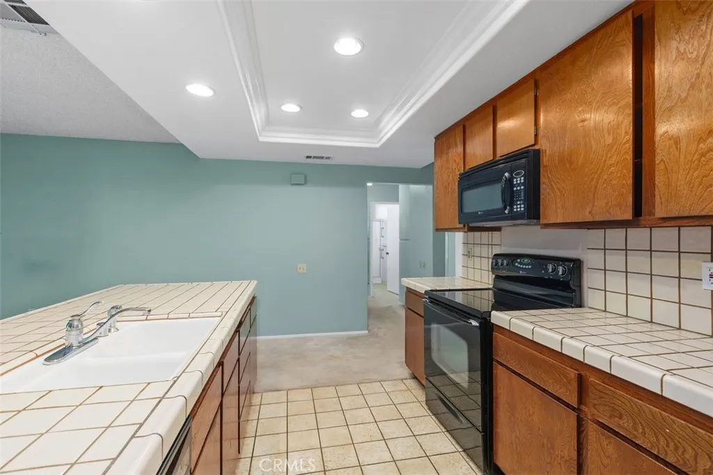 27927 Foxfire, Menifee, California 92586 home-pic-13
