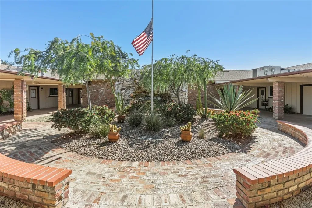 27927 Foxfire, Menifee, California 92586 home-pic-39