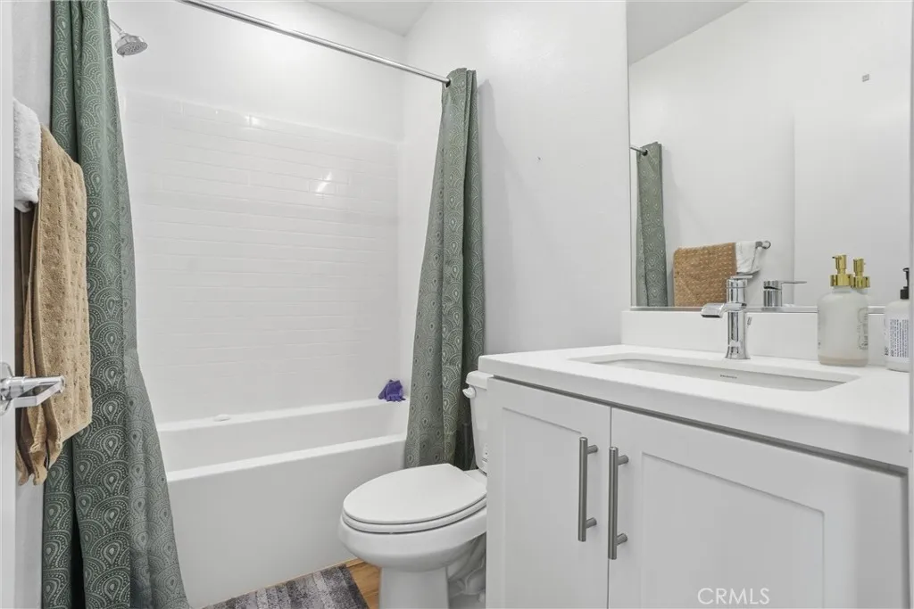 2nd Full Bathroom