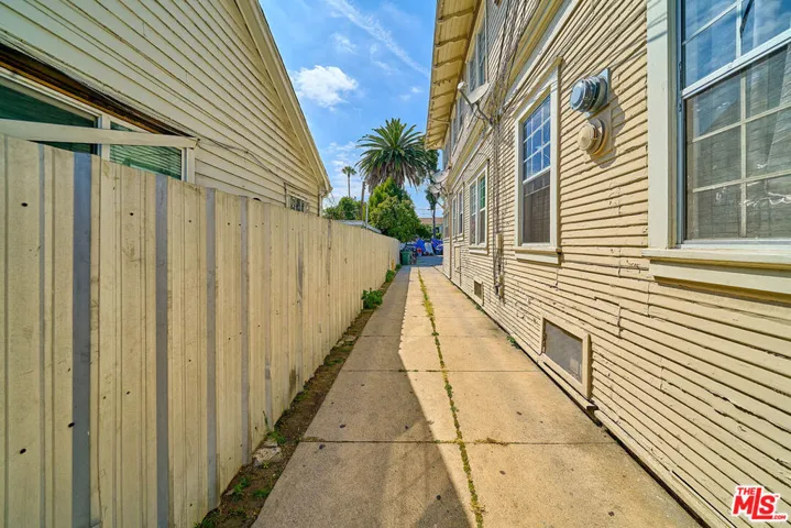 1347 Valencia Street, Los Angeles, California 90015