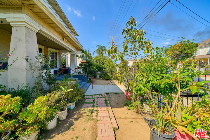 1347 Valencia Street, Los Angeles, California 90015