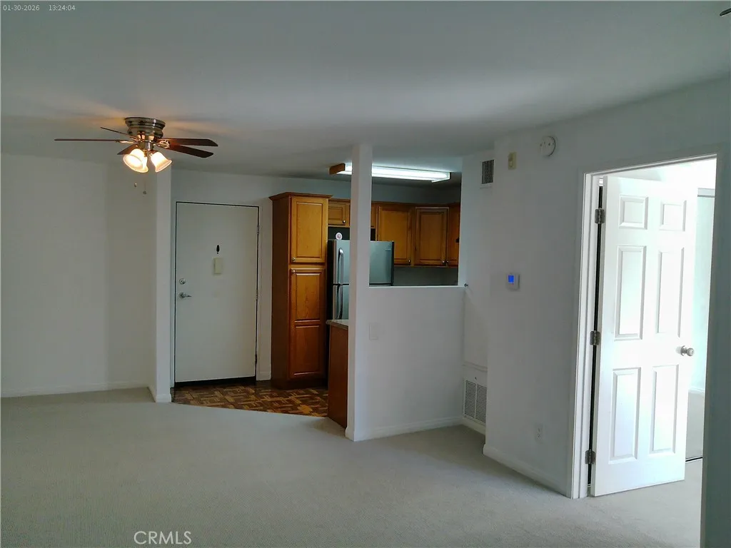 21500 Burbank 222, Woodland Hills, California 91367 home-pic-10