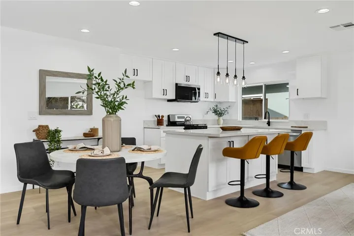 Dining & Kitchen