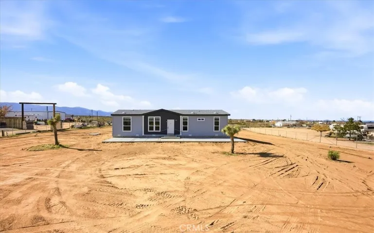 12594 Atsina Road, Phelan, California 92371
