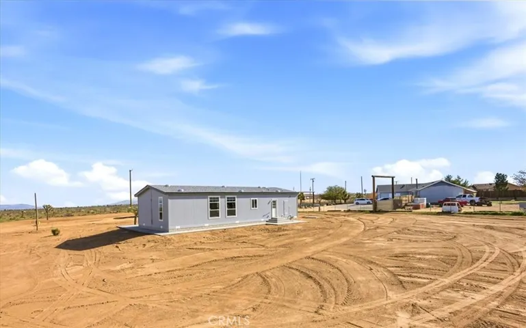 12594 Atsina Road, Phelan, California 92371