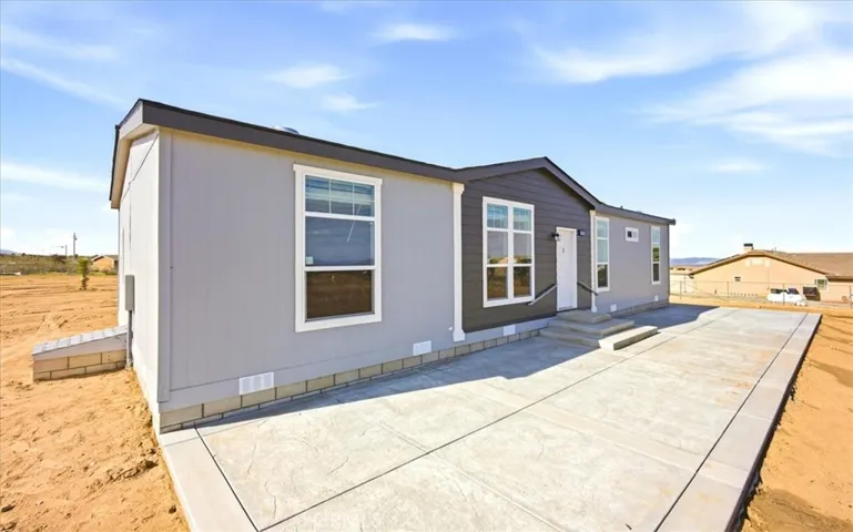 12594 Atsina Road, Phelan, California 92371