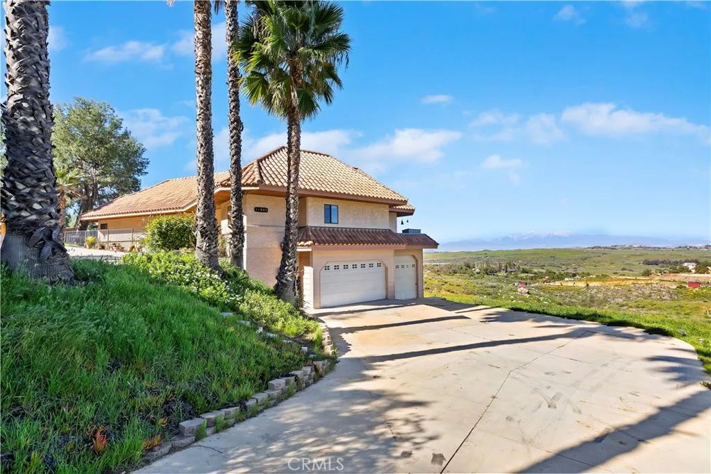 20329 Luchs, Perris, California 92570 home-pic-5