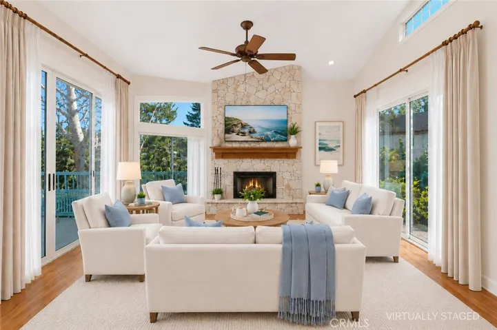 VIRTUALLY STAGED LIVING ROOM