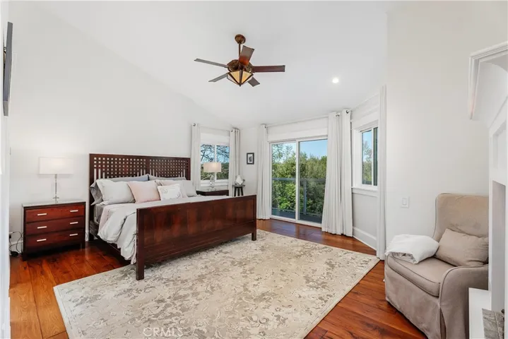 MASTER BEDROOM UPSTAIRS