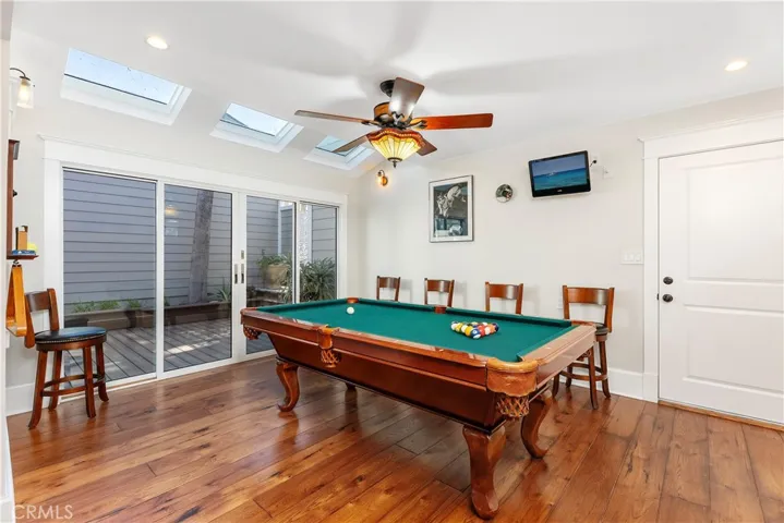 POOL TABLE SUNROOM - GOING TO SINGLE GARAGE