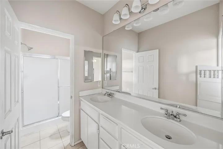 ensuite bath off of main bedrrom