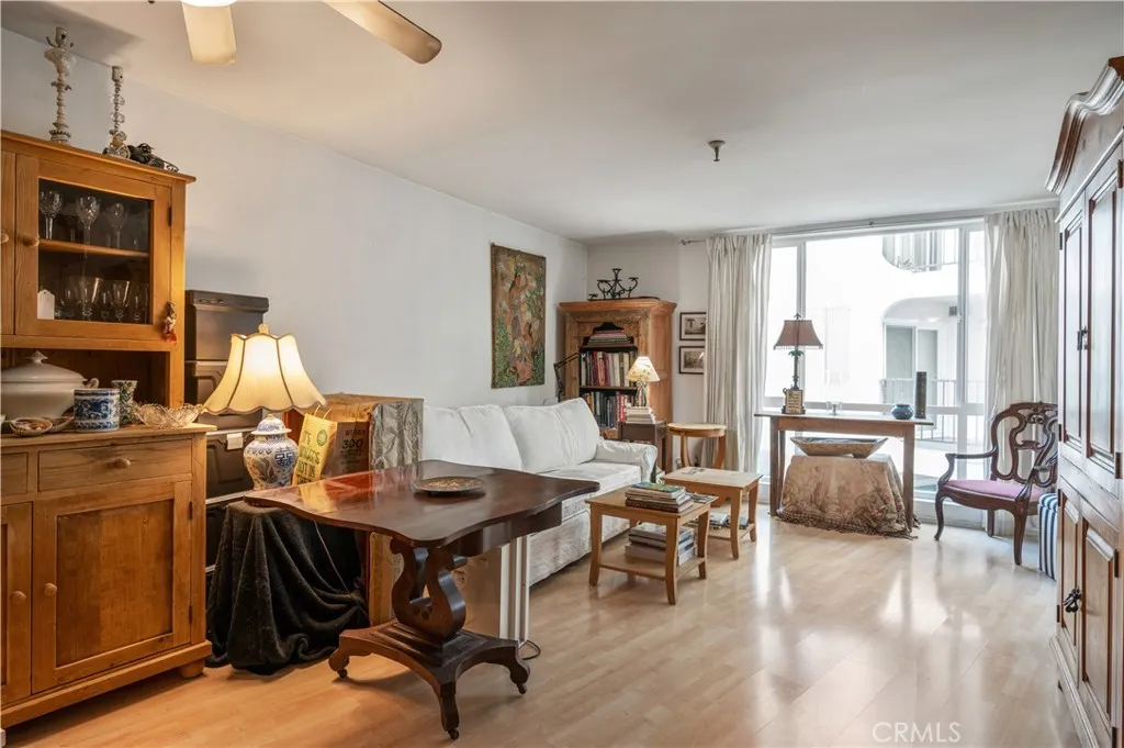 565 Esplanade 202, Redondo Beach, California 90277 home-pic-9