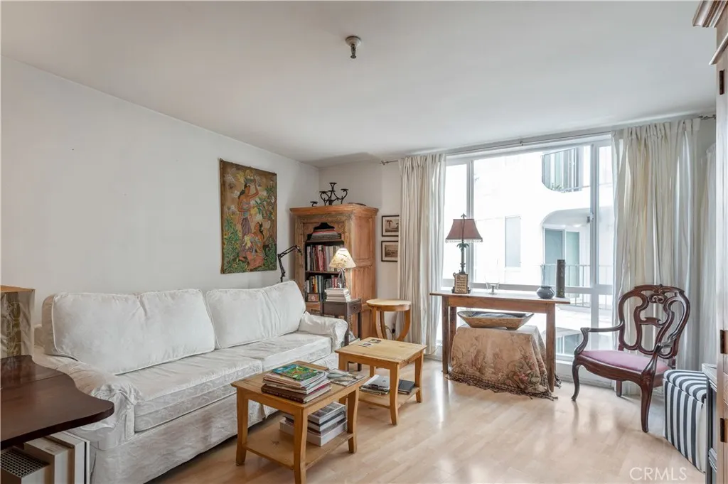 565 Esplanade 202, Redondo Beach, California 90277 home-pic-8