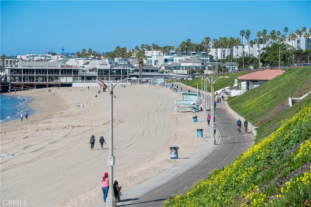 565 Esplanade 202, Redondo Beach, California 90277 home-pic-21