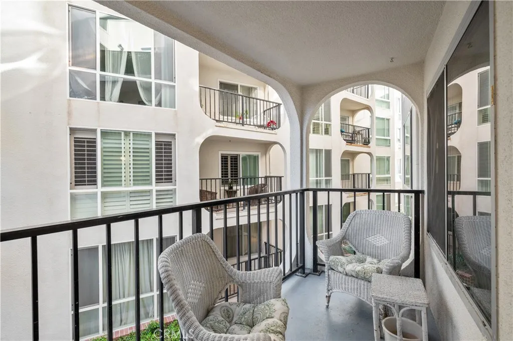565 Esplanade 202, Redondo Beach, California 90277 home-pic-6