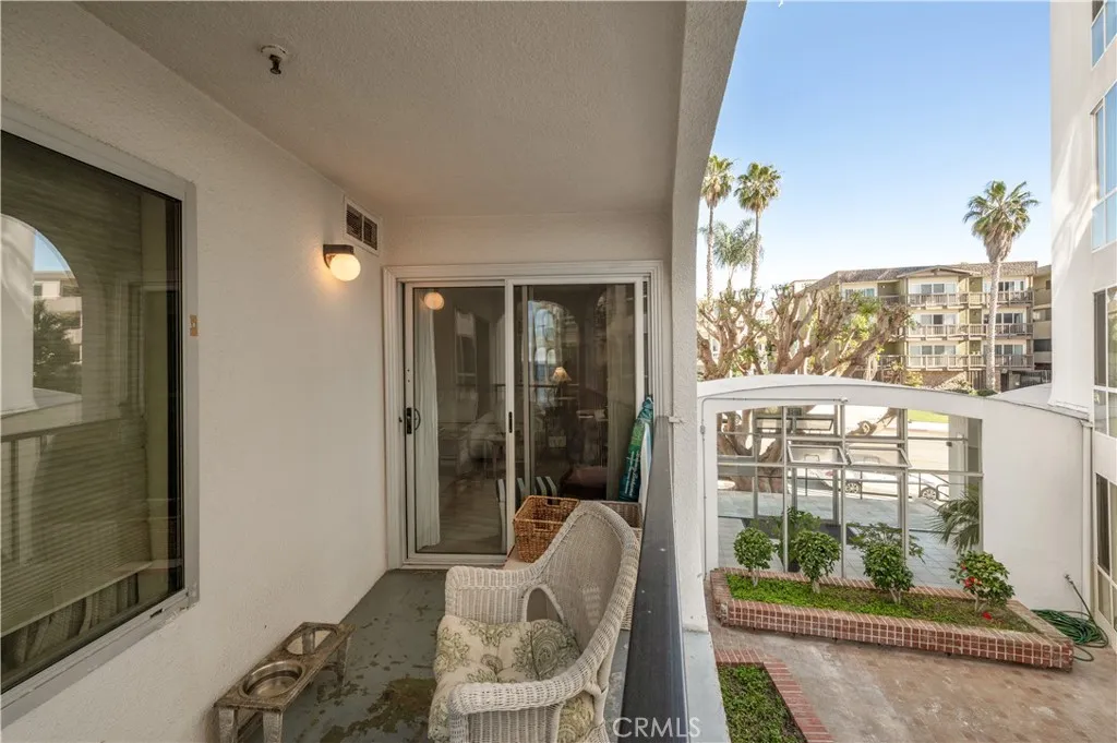 565 Esplanade 202, Redondo Beach, California 90277 home-pic-7