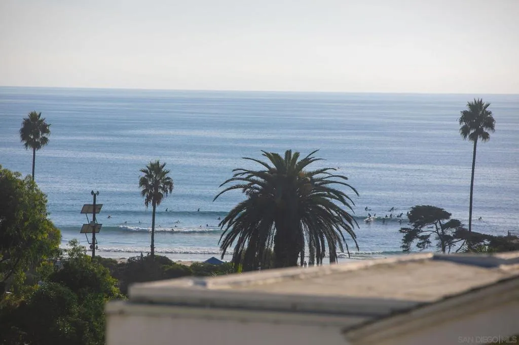 2140 Orinda Dr E, Cardiff By The Sea, California 92007 home-pic-2
