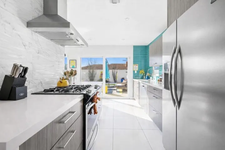 BCC1F568-7CF5-4AC3-91DE-D3DF762F39F5