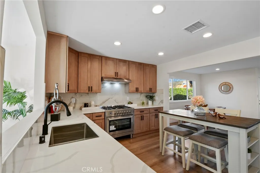 223 N Lark Ellen, West Covina, California 91791 home-pic-10