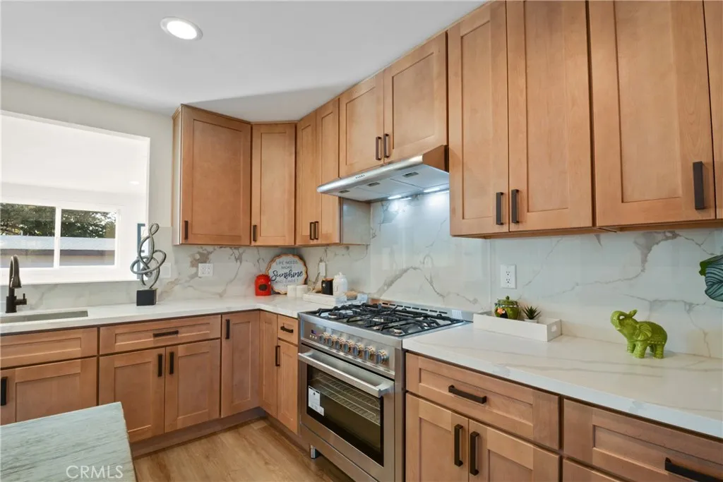223 N Lark Ellen, West Covina, California 91791 home-pic-11