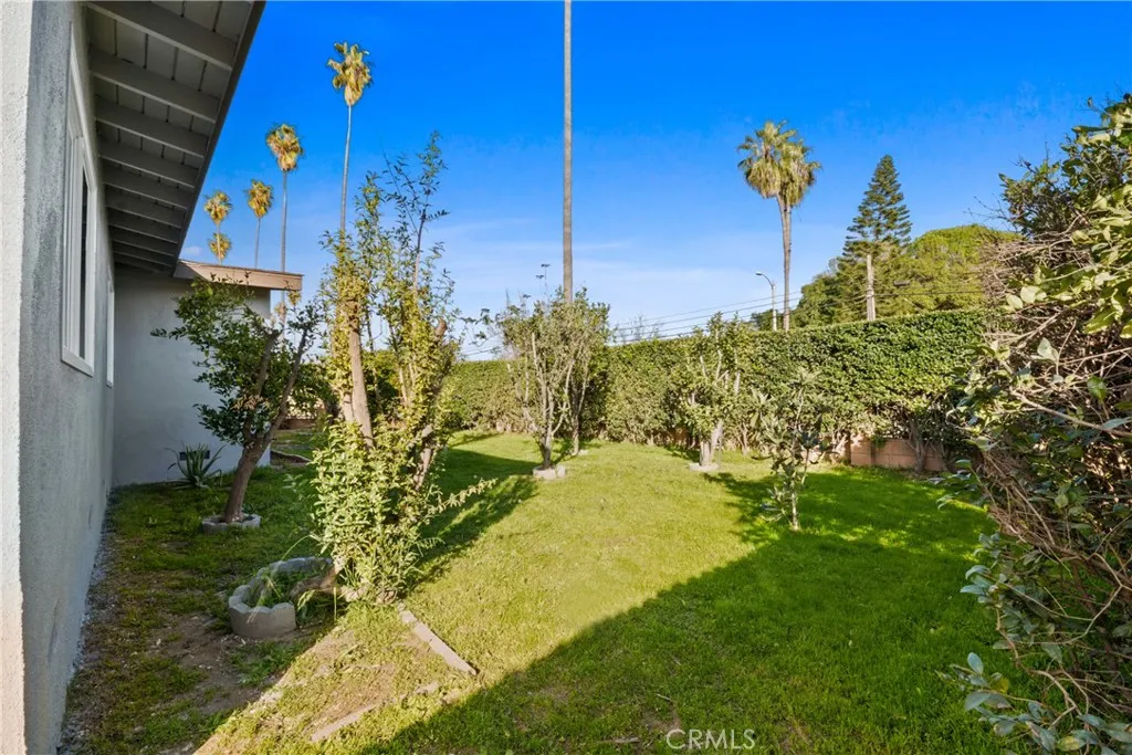 223 N Lark Ellen, West Covina, California 91791 home-pic-32