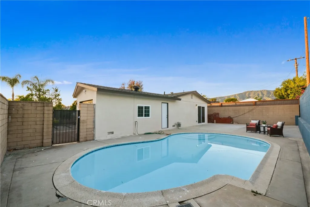 339 W Mauna Loa Avenue, Glendora, California 91740 home-pic-32