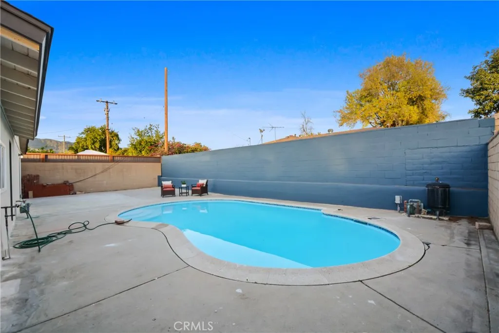 339 W Mauna Loa Avenue, Glendora, California 91740 home-pic-6