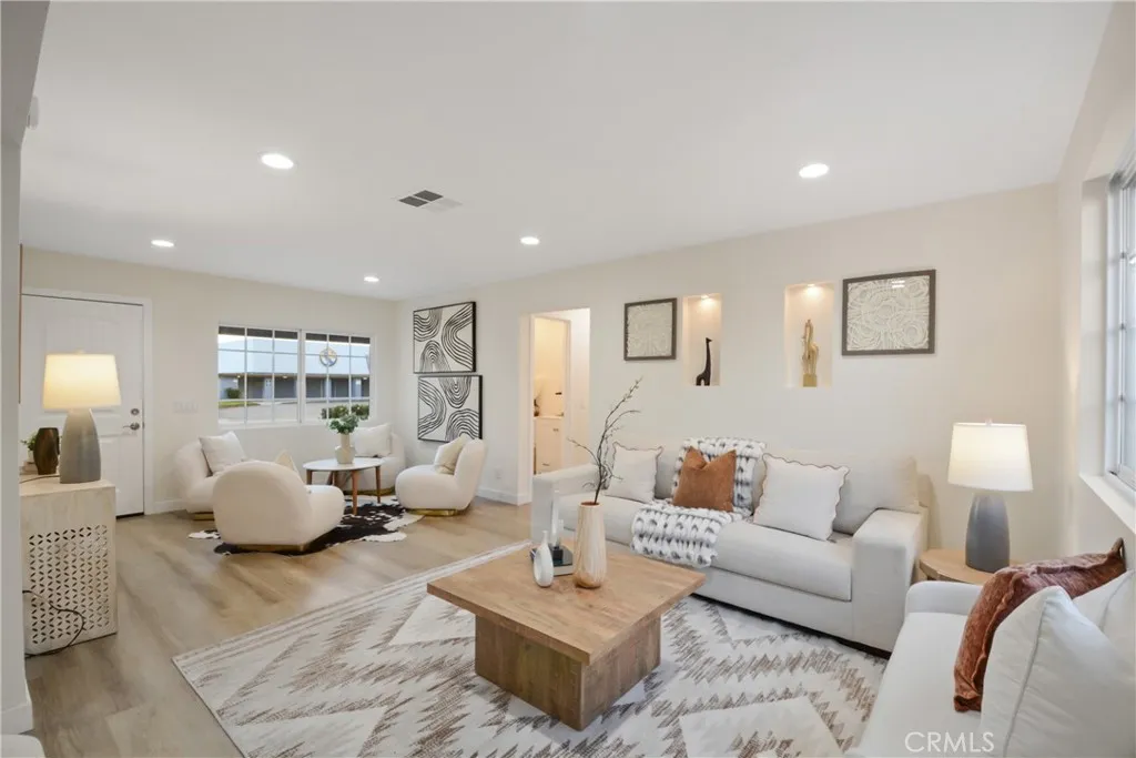 339 W Mauna Loa Avenue, Glendora, California 91740 home-pic-10
