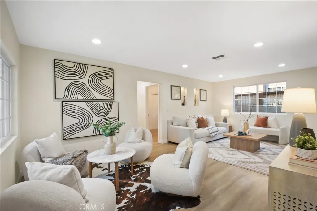 339 W Mauna Loa Avenue, Glendora, California 91740 home-pic-14