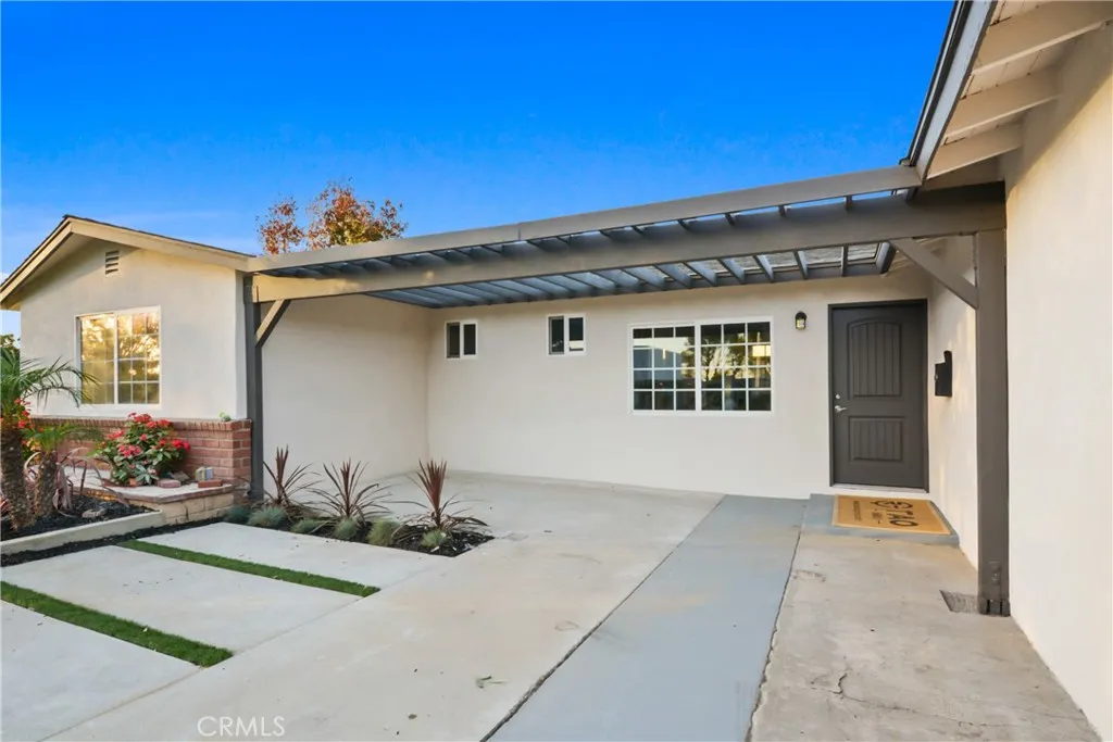 339 W Mauna Loa Avenue, Glendora, California 91740 home-pic-5