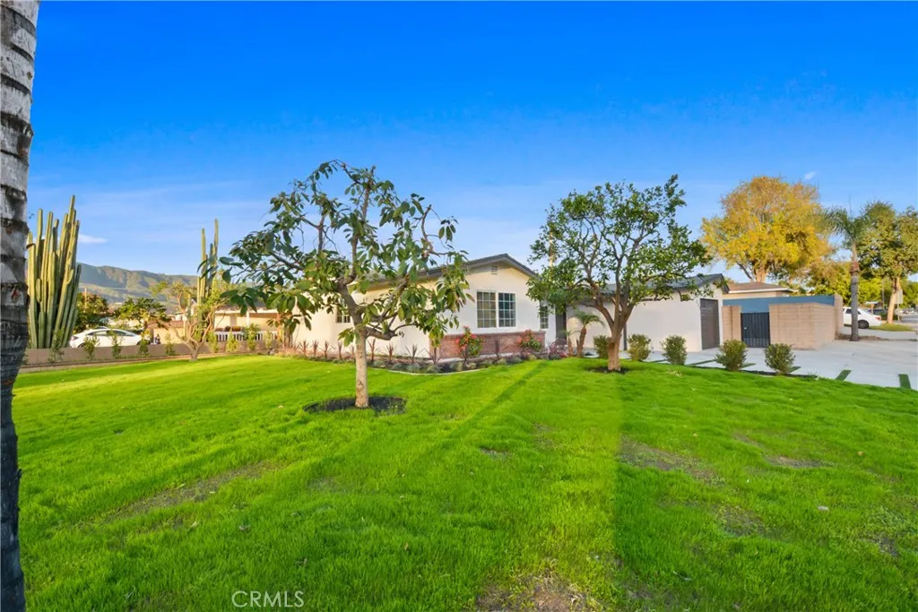 339 W Mauna Loa Avenue, Glendora, California 91740 home-pic-4