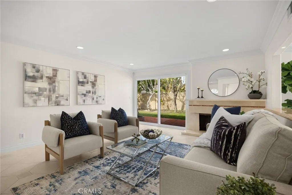 6781 Bridgewater, Huntington Beach, California 92647 home-pic-9