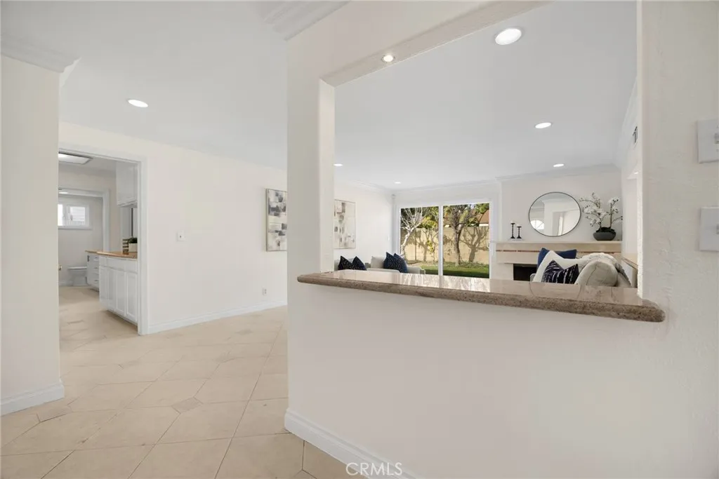 6781 Bridgewater, Huntington Beach, California 92647 home-pic-7
