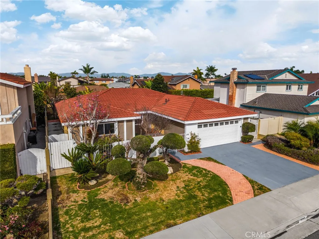 6781 Bridgewater, Huntington Beach, California 92647 home-pic-43