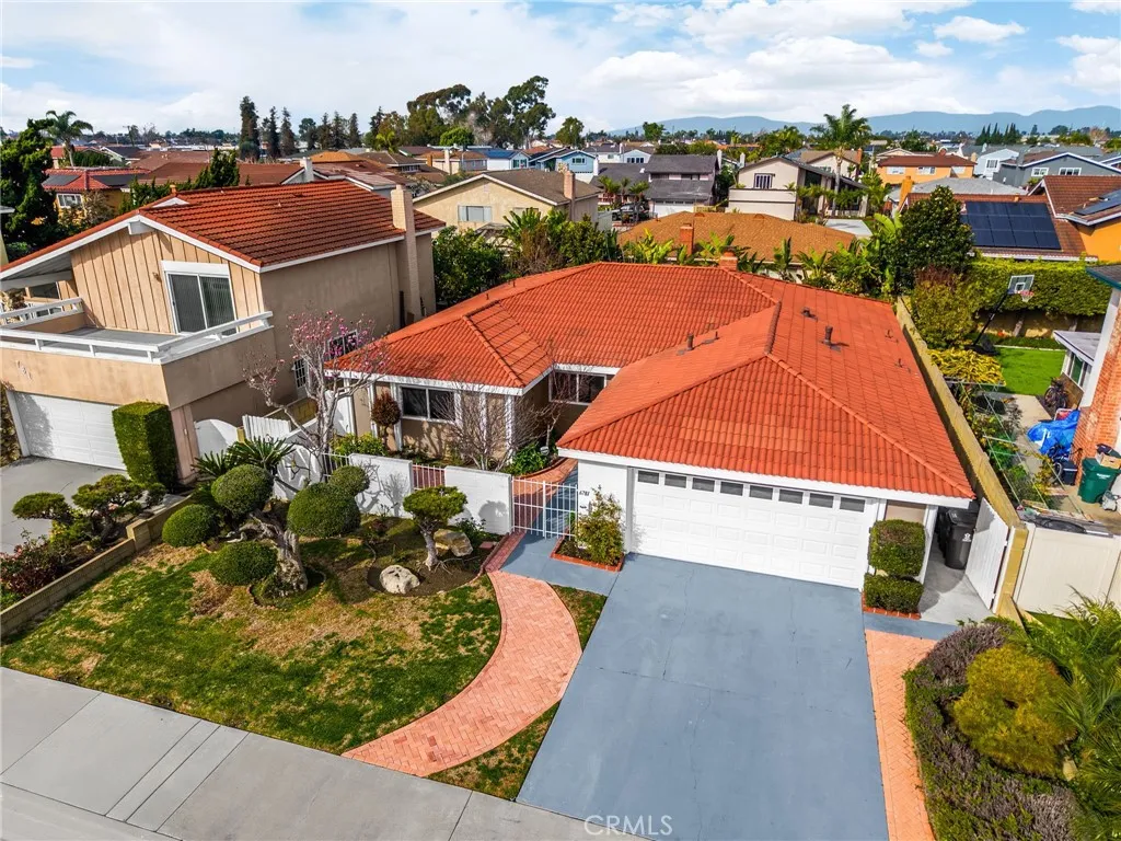 6781 Bridgewater, Huntington Beach, California 92647 home-pic-42