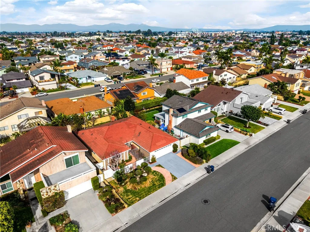6781 Bridgewater, Huntington Beach, California 92647 home-pic-46