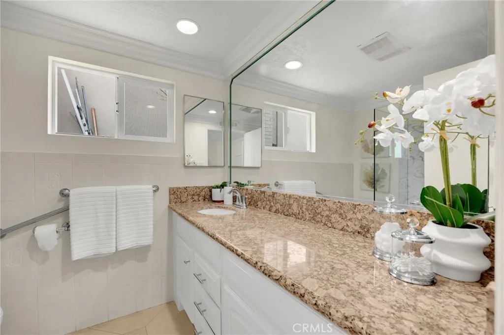 6781 Bridgewater, Huntington Beach, California 92647 home-pic-29