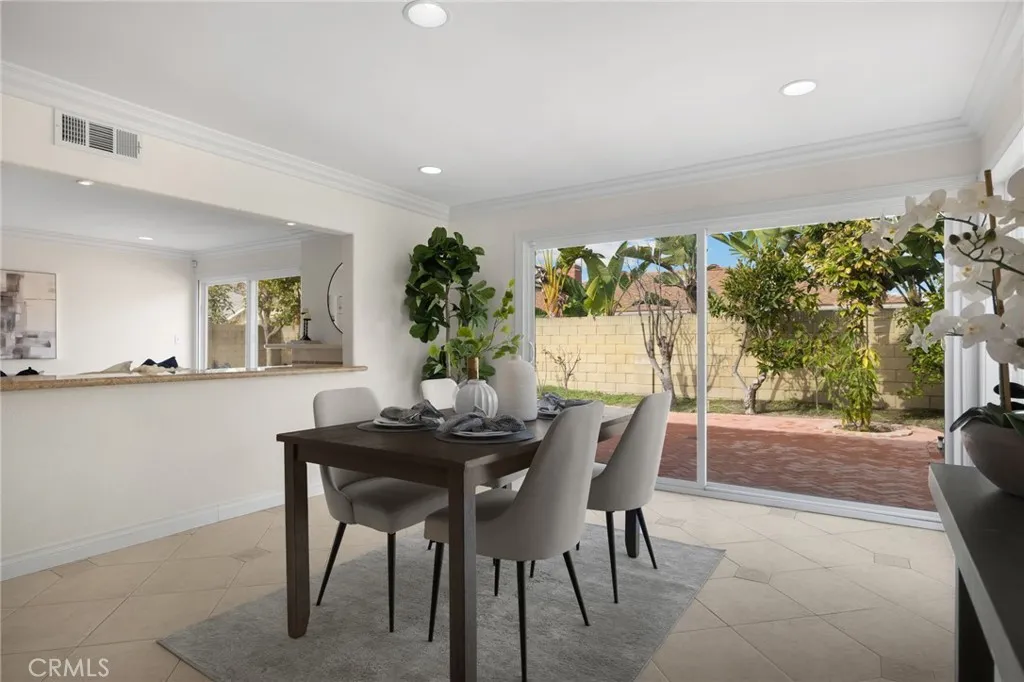 6781 Bridgewater, Huntington Beach, California 92647 home-pic-13