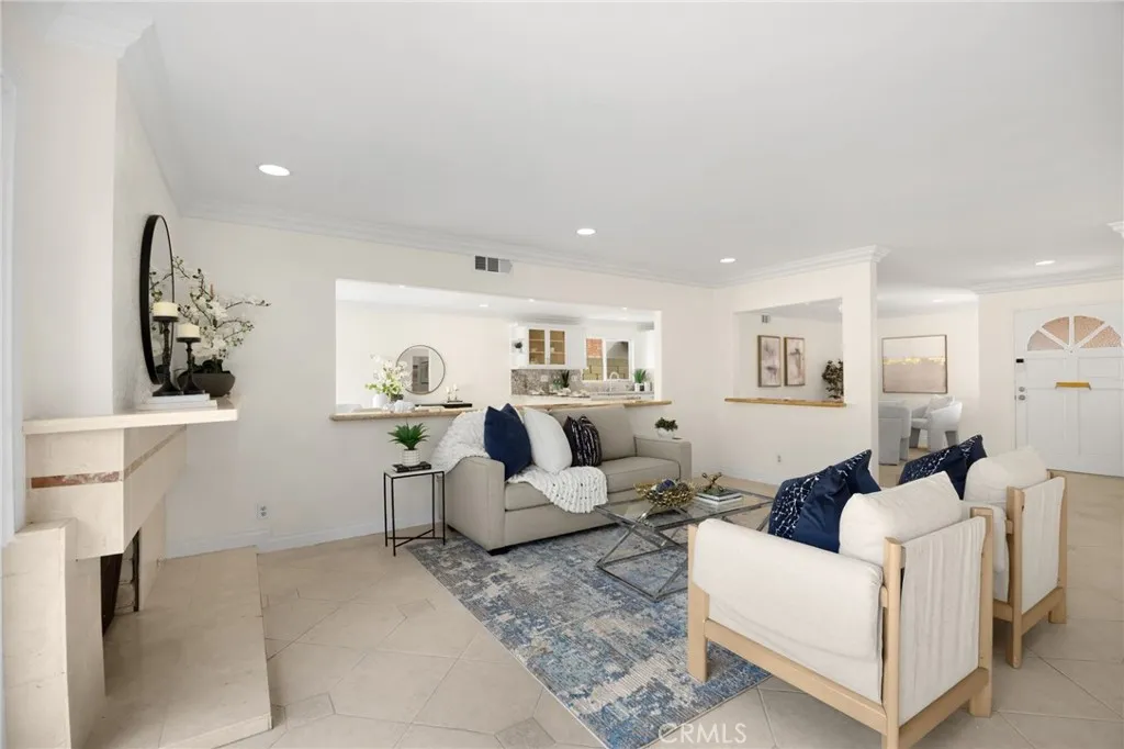 6781 Bridgewater, Huntington Beach, California 92647 home-pic-11