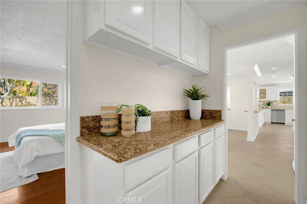 6781 Bridgewater, Huntington Beach, California 92647 home-pic-23