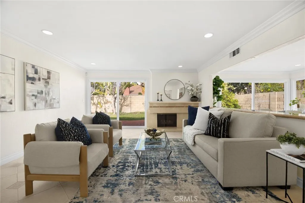 6781 Bridgewater, Huntington Beach, California 92647 home-pic-8